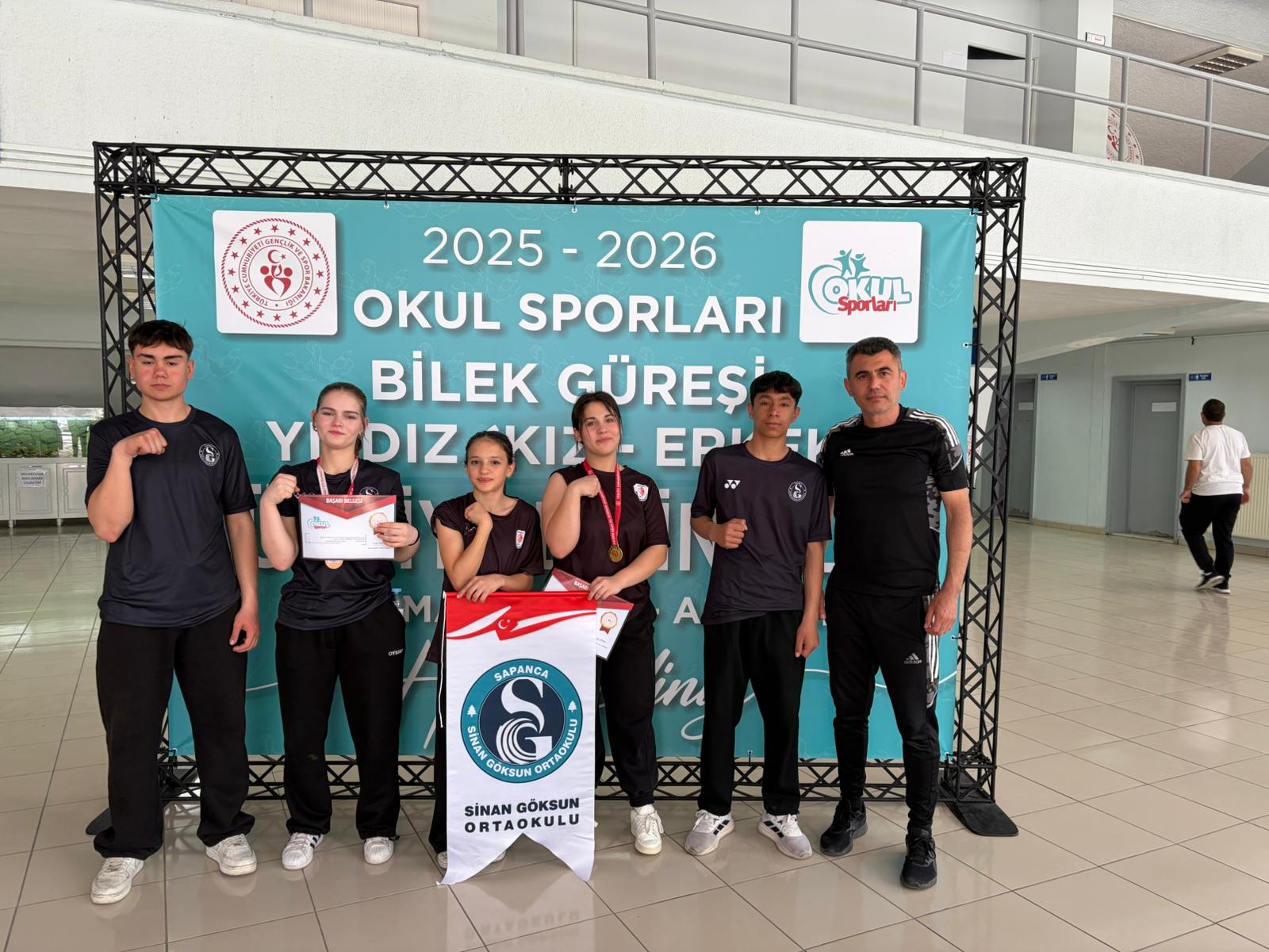 Bilek Güreşinde Büyük Başarı