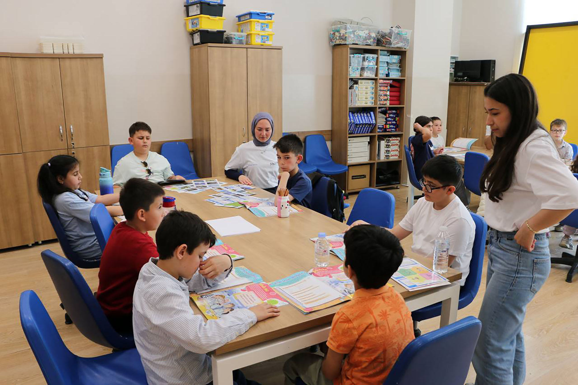 Bilimin renkli dünyasına yolculuk