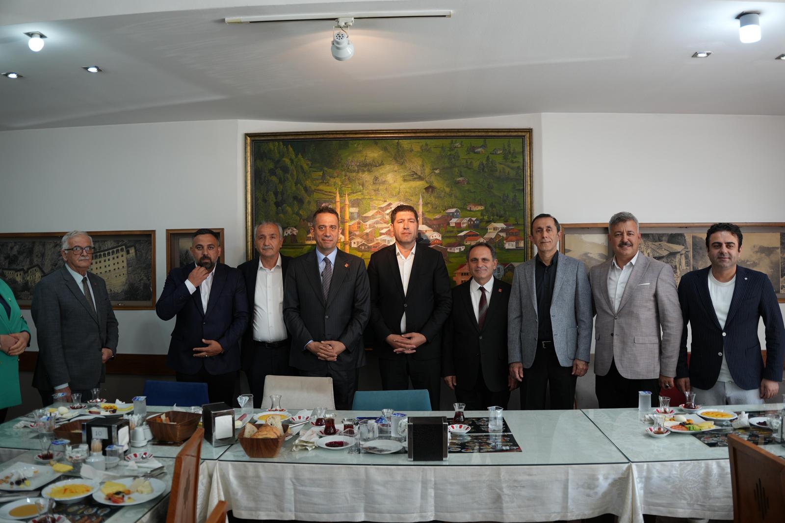 CHP sorunları yerinde dinliyor