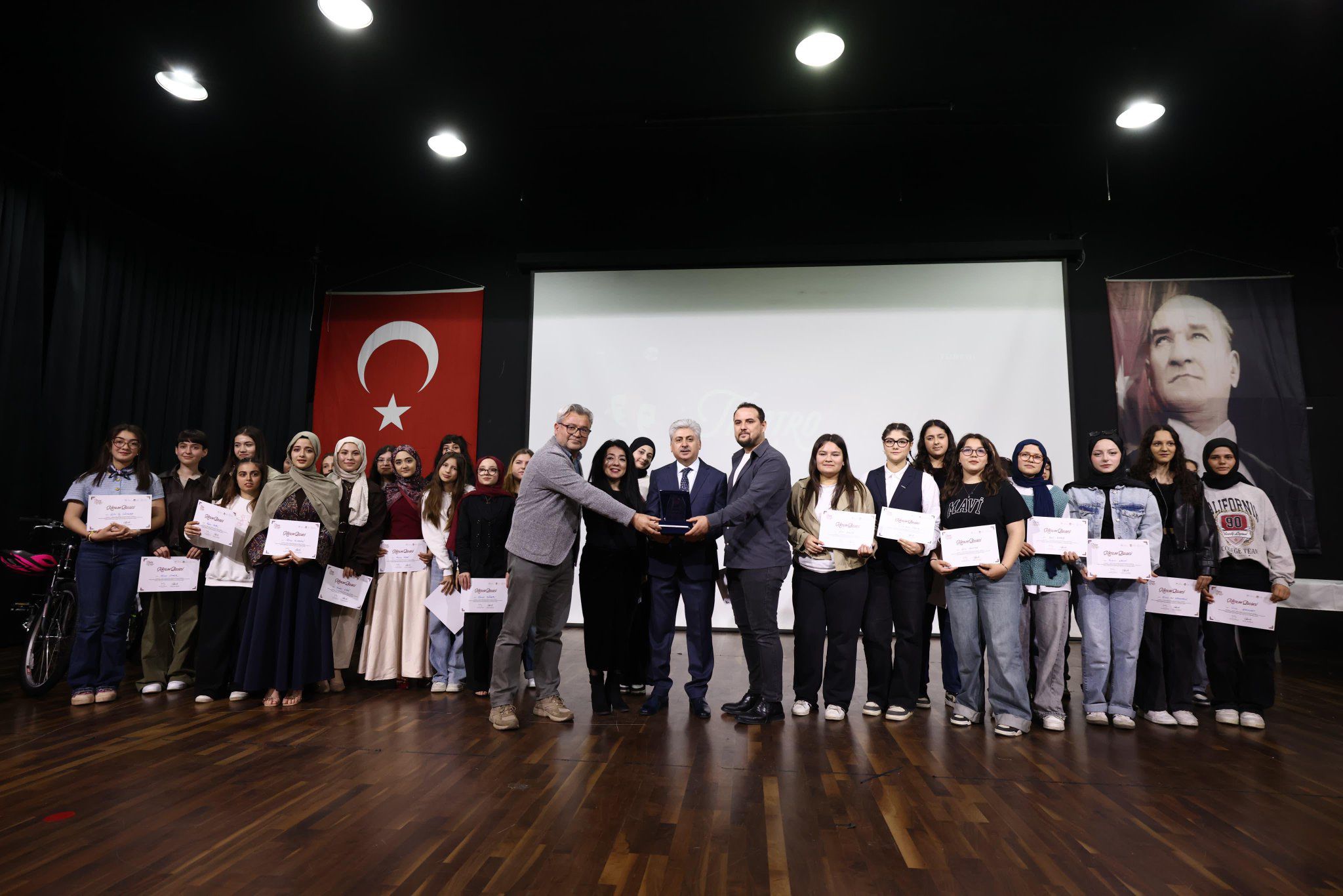 Liseler Arası Tiyatro Festivalinde Büyük Final