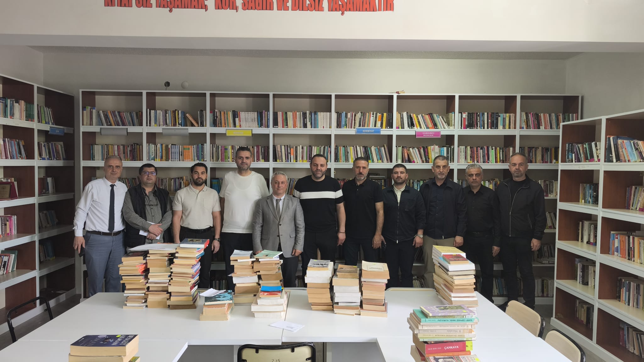 Sakarya MTAL’e Kütüphane Desteği
