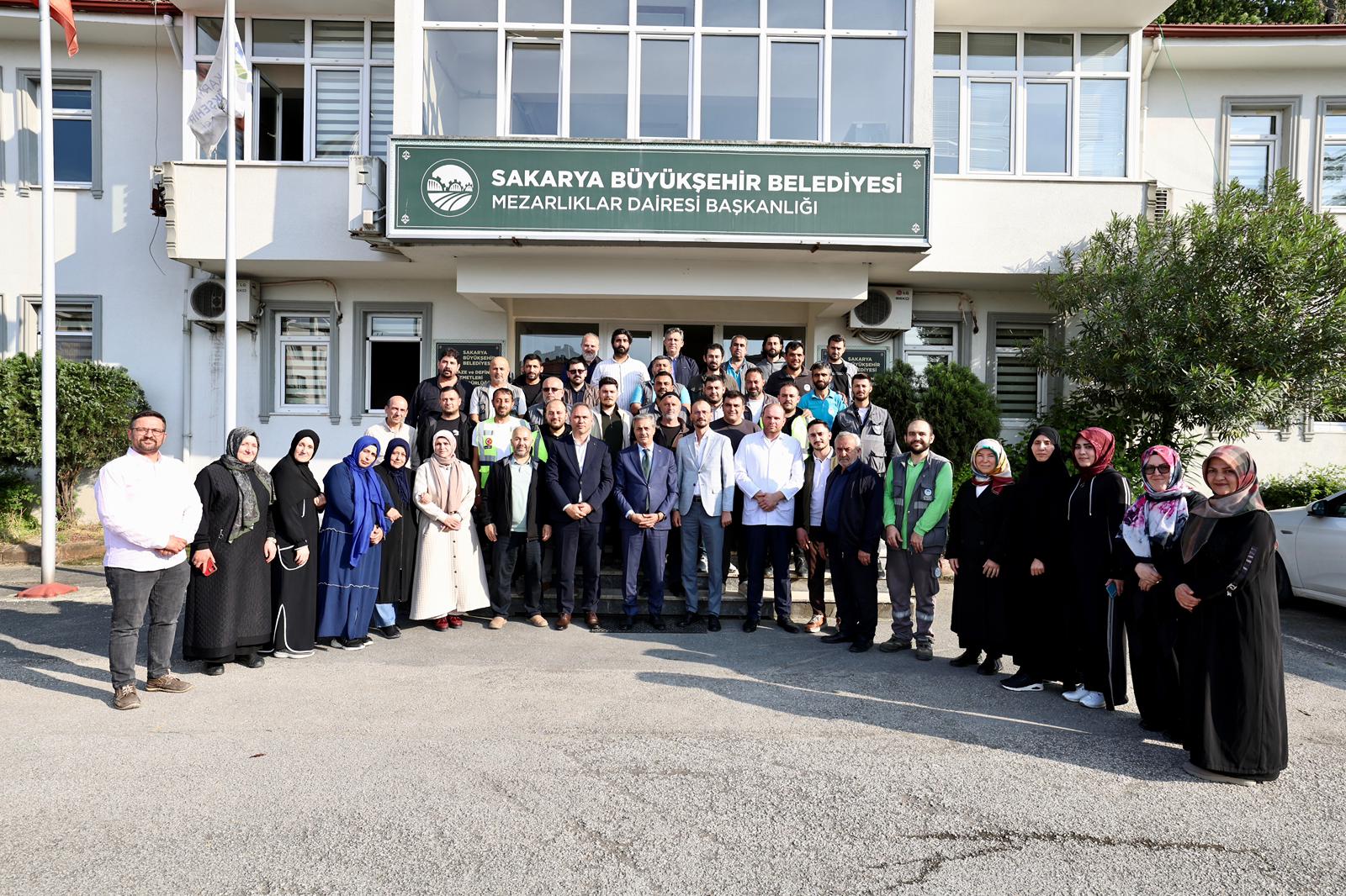 1500 mezarlıkta kapsamlı bakım yapıldı
