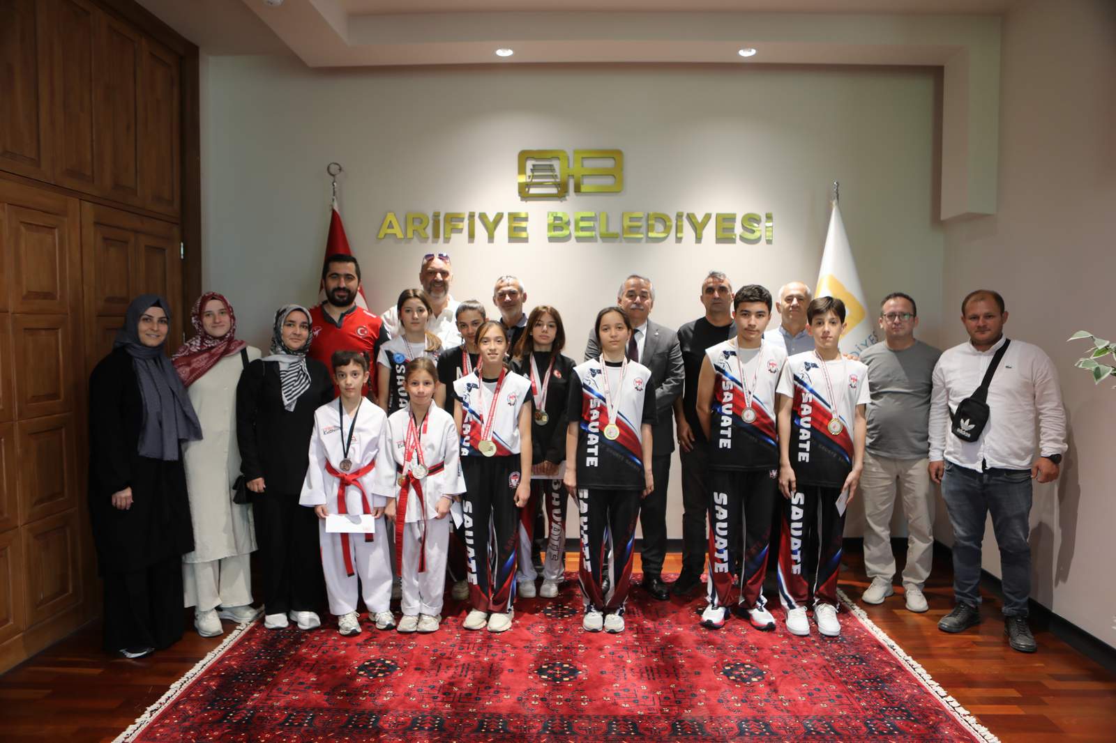 Şampiyon Sporcular Arifiye'nin gururu oldu