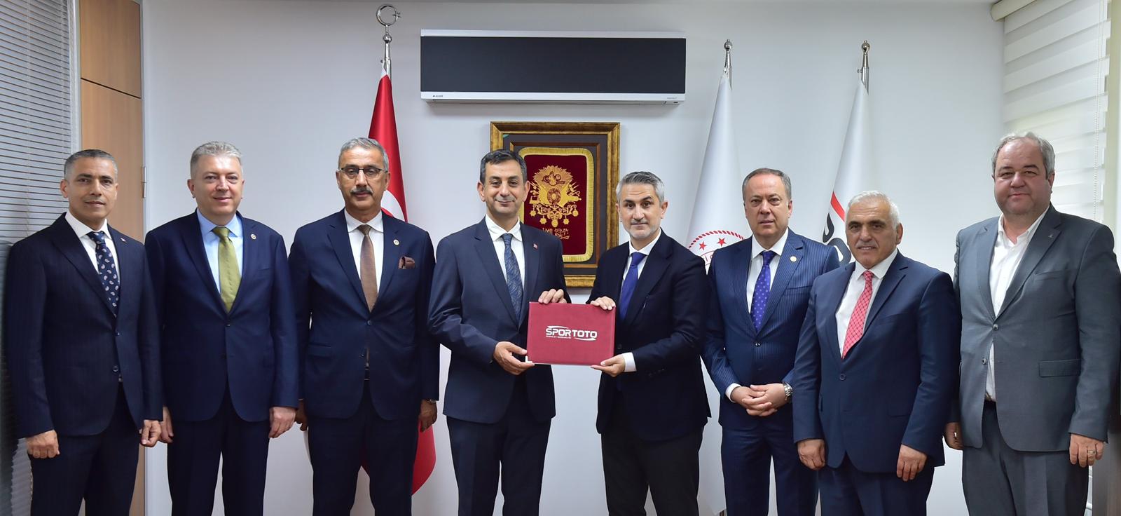 DÖRT İLÇEYE SPOR VE GENÇLİK YATIRIMI