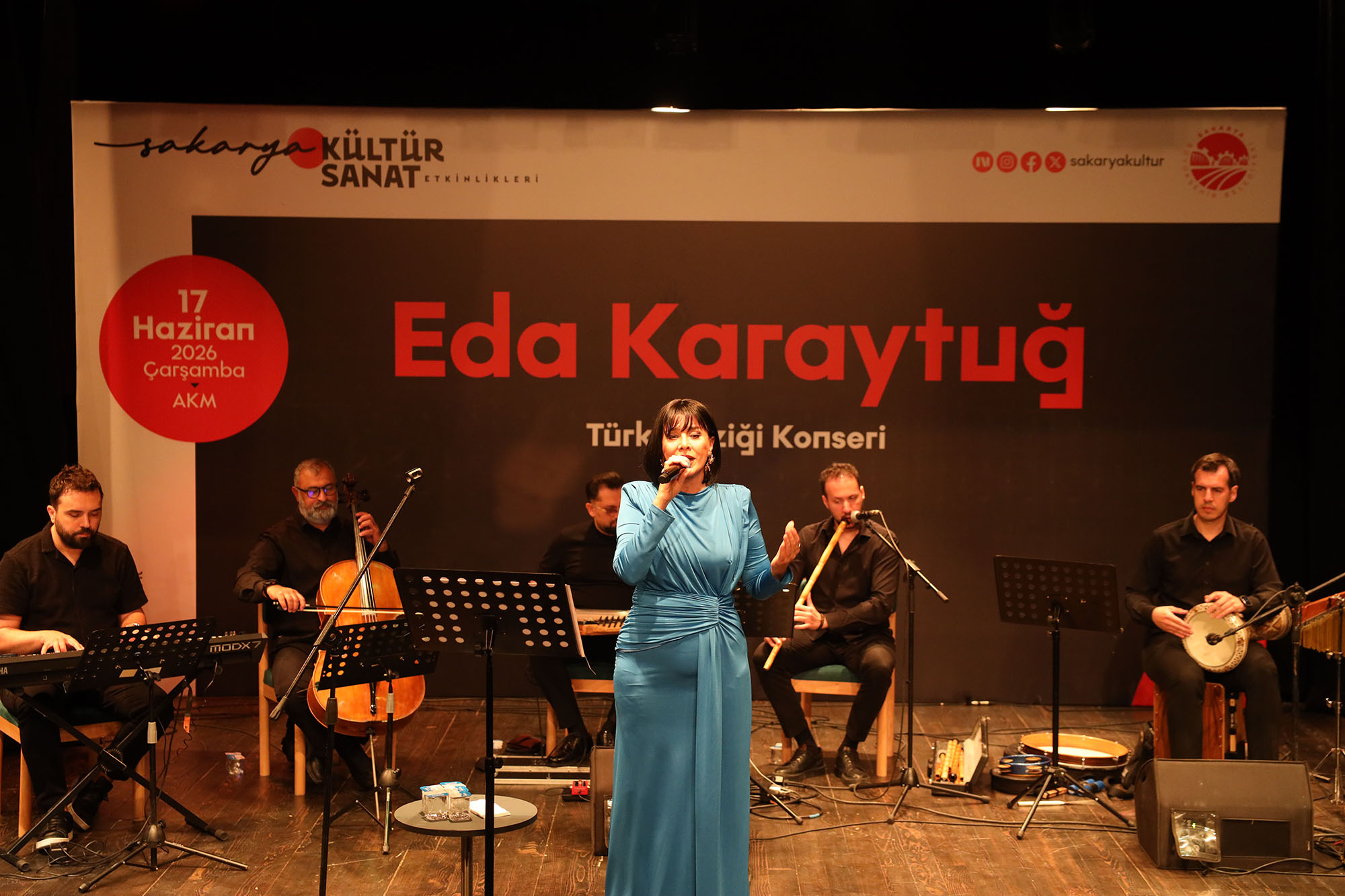 Eda Karaytuğ AKM'de sahne aldı