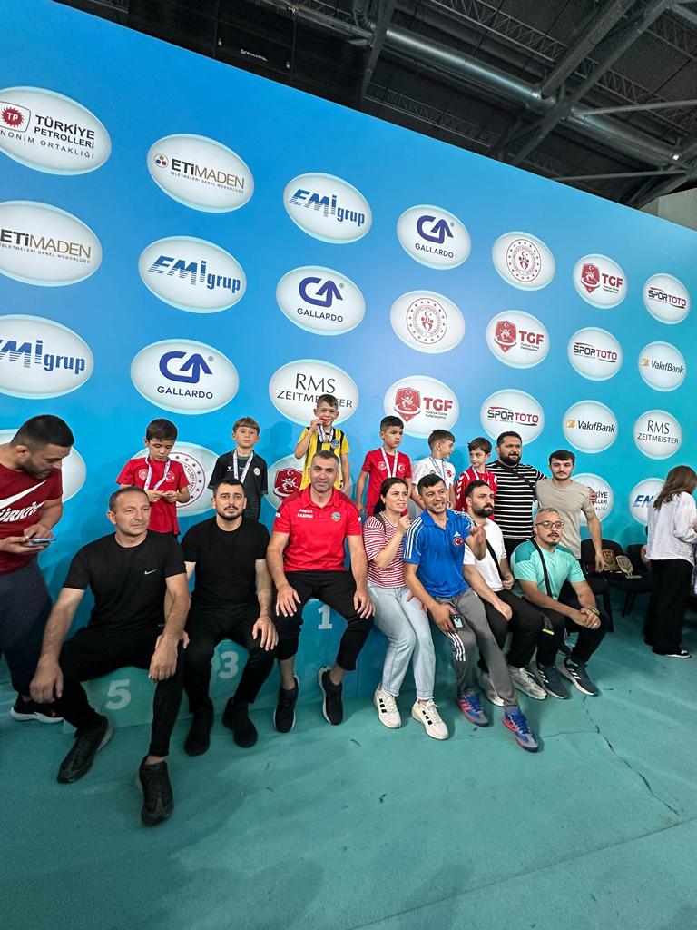 Serdivanlı Sporculardan Madalya Yağmuru