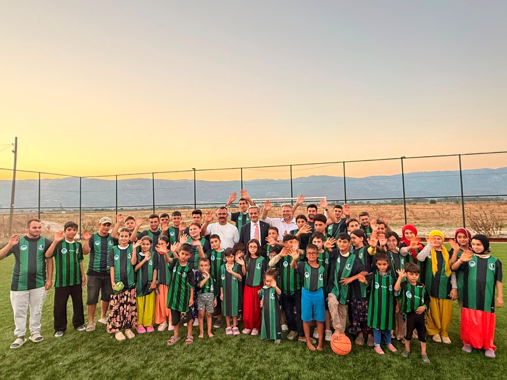 Gençlik ve spor yatırımları sürecek