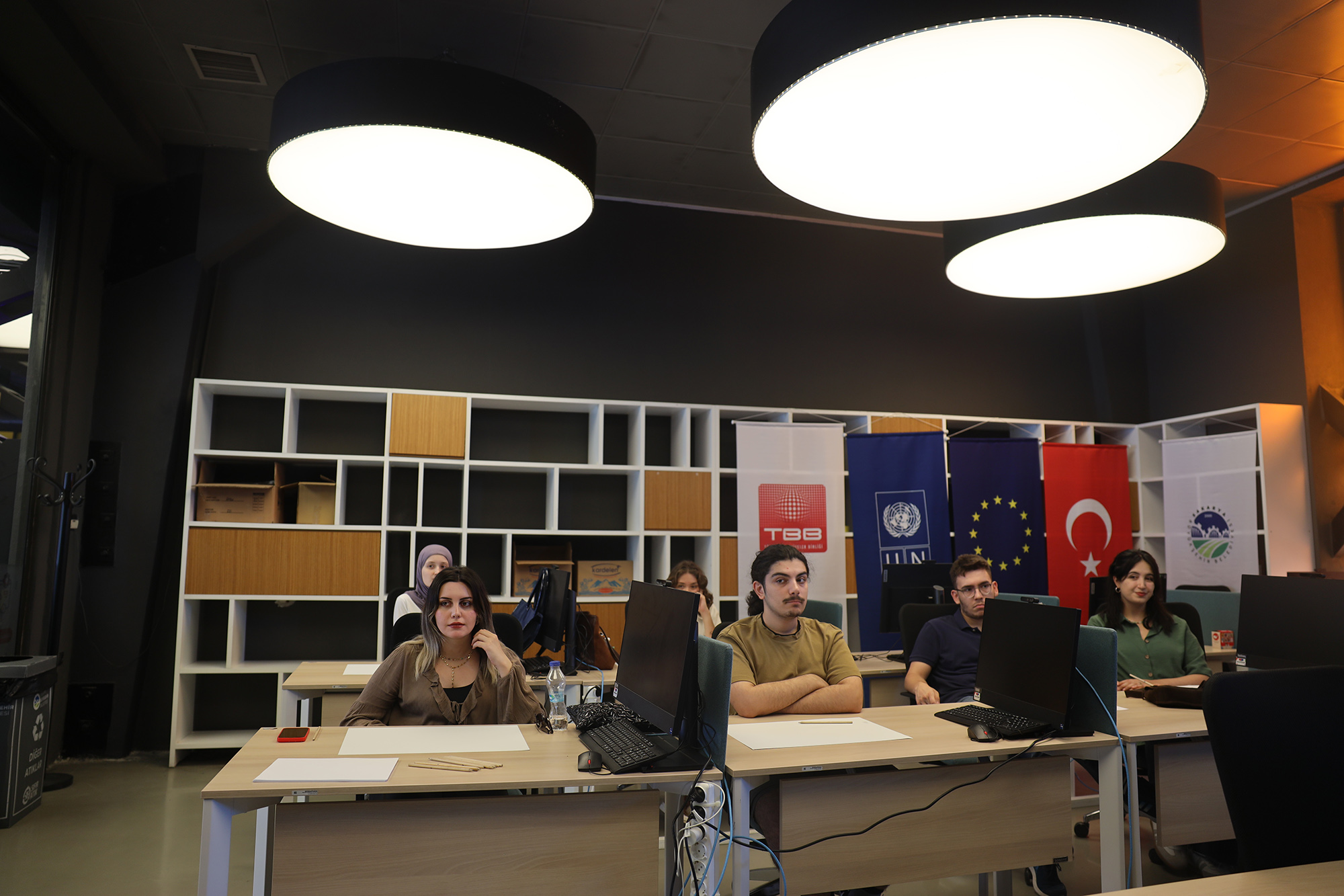 Karikatür dersi çizgilerle başladı