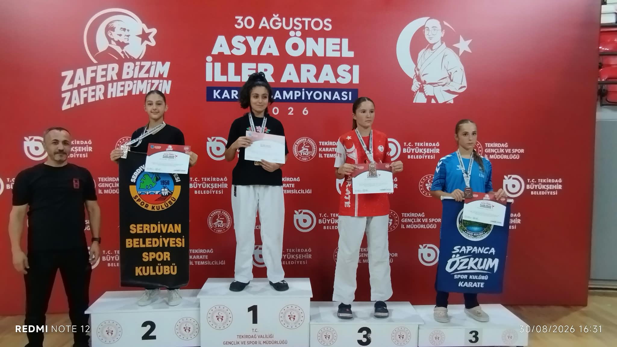 9 Madalya ve İkincilik Kupası