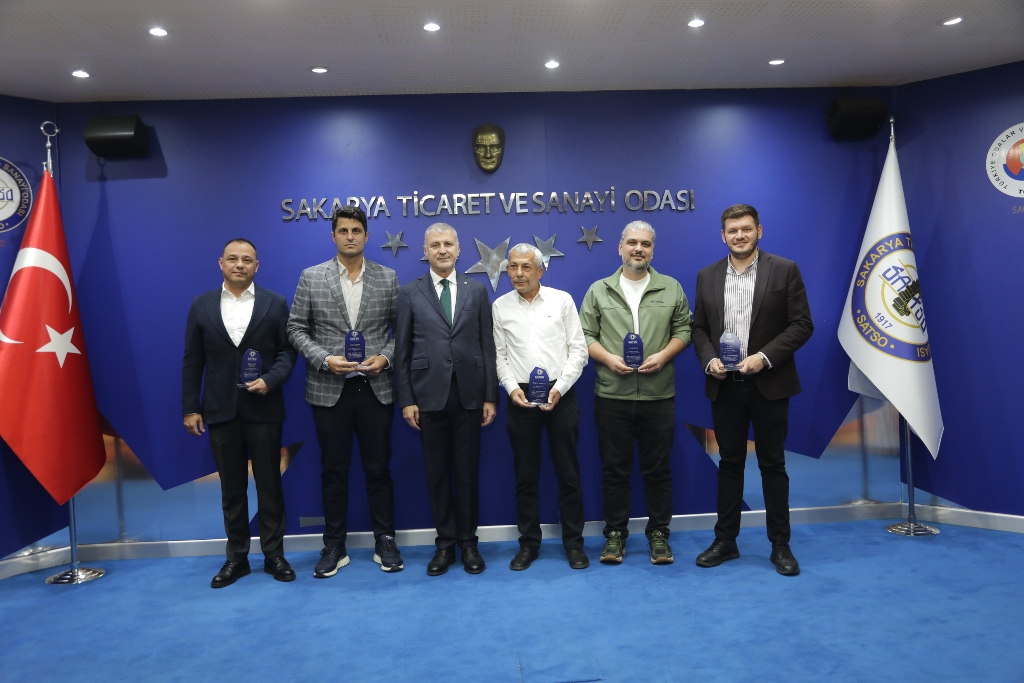 SATSO üyelerini plaketle onurlandırdı