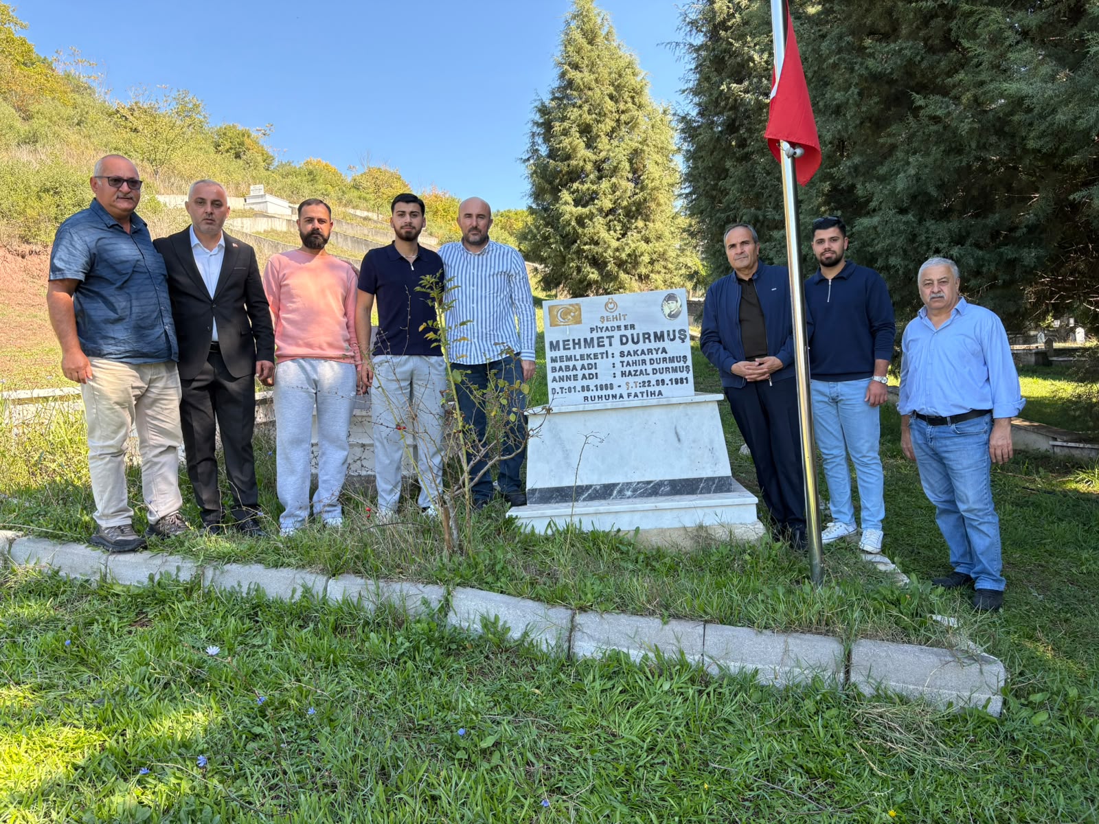 Şehit kabri çiçeklerle donatıldı
